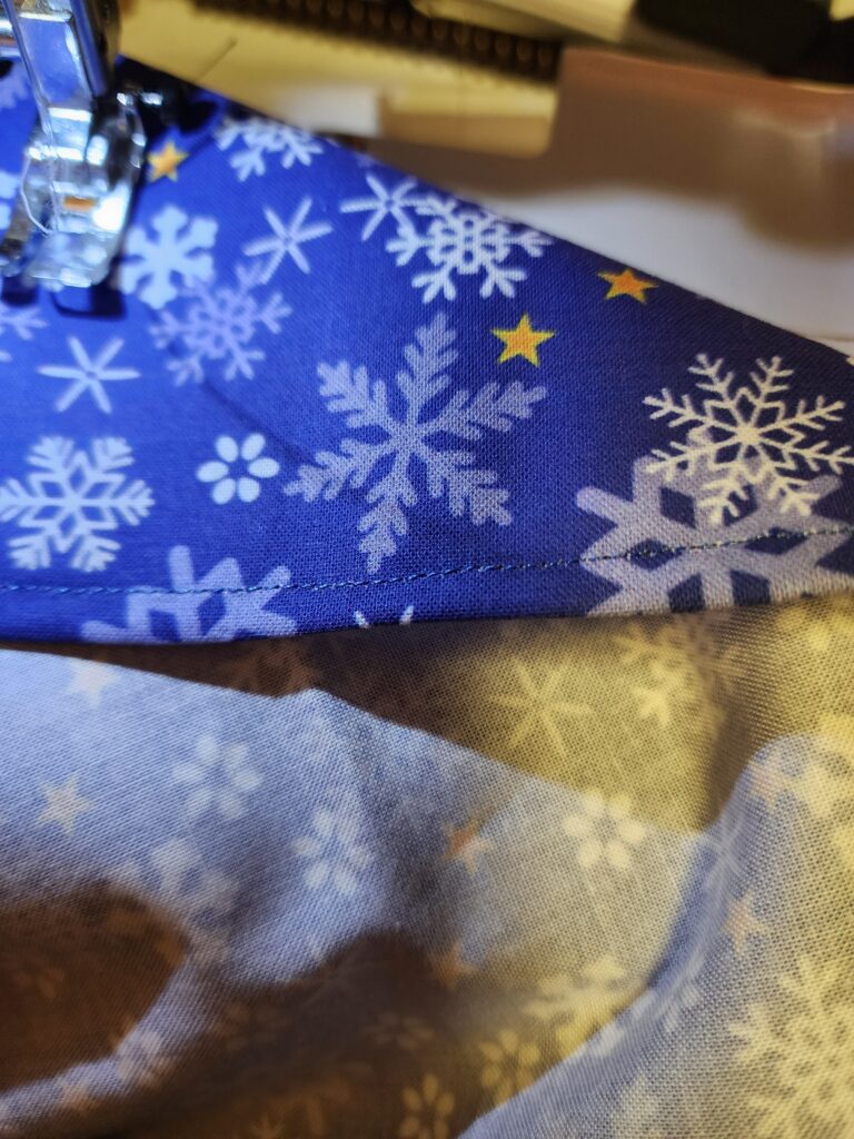 festive children’s apron, holiday kitchen sewing project, kids’ cut-and-sew apron
